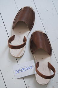 MARENAS - LÄDERSANDAL - BRUN