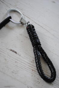 CEANNIS - CAMPER KEY RING BLACK