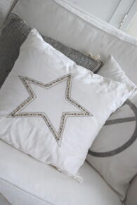KUDDE - "THE HAMPTON STAR"- WHITE