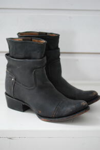 MUNDERINGSKOMPAGNIET - CONSTANCE BOOT - BLACK