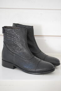BILLI BI - BLACK PYTHON