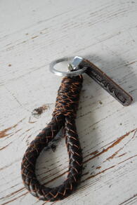 CAMPER KEY RING - BROWN