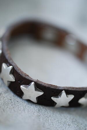 B-BELT - ARMBAND - MÖRKBRUNT