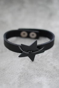 LOUISE KRAGH - ARMBAND - SVART STJÄRNA